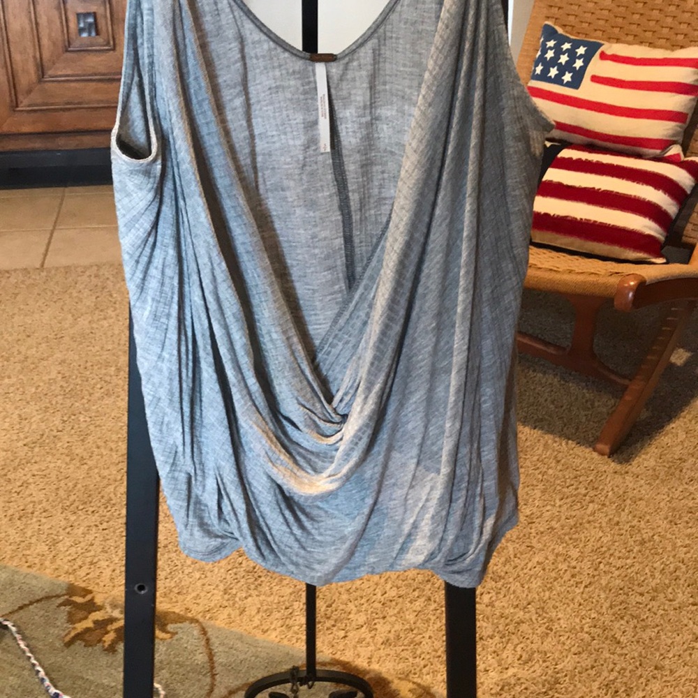 Tank top - Picture 3 of 3